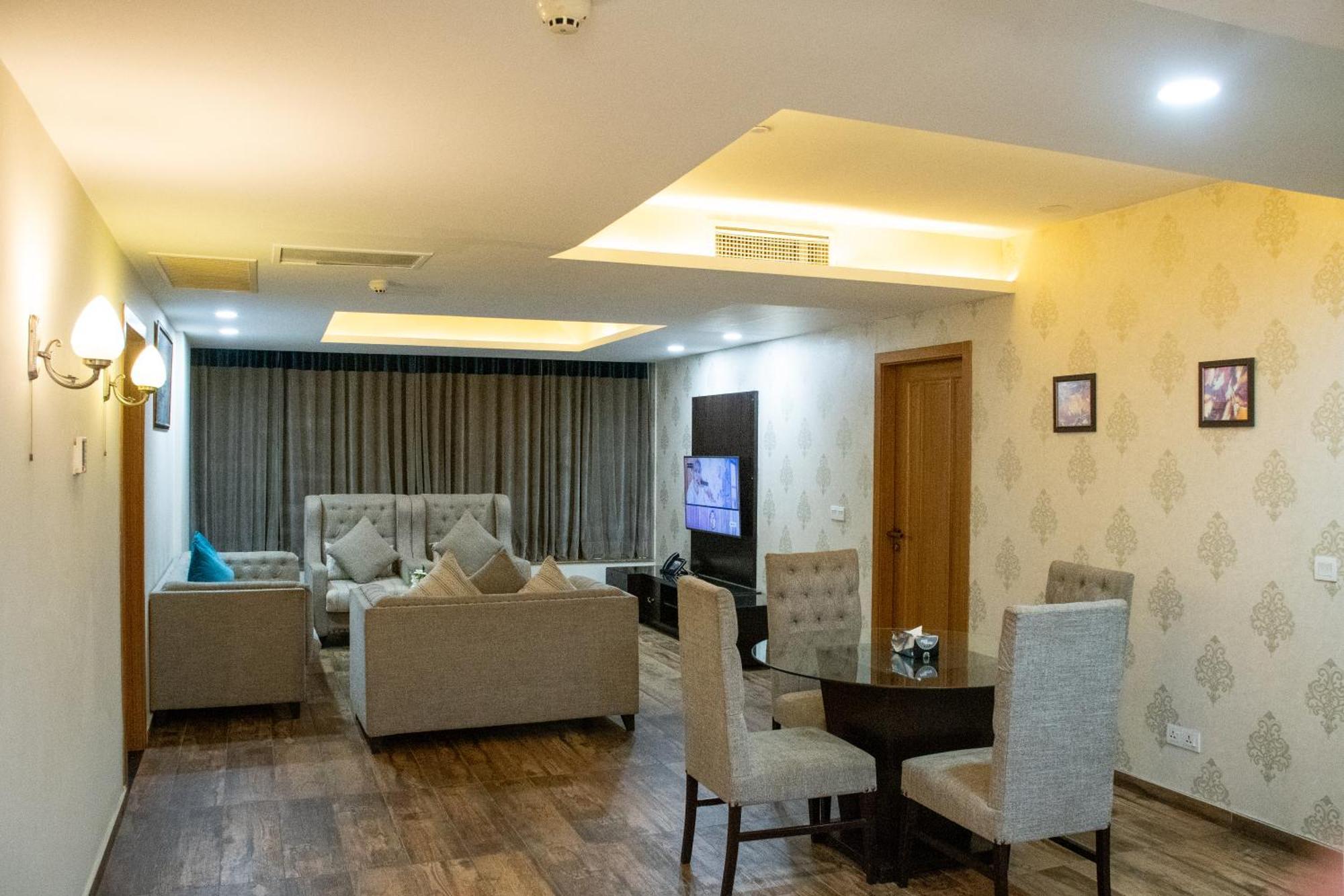 Centaurus Hotel Suites Исламабад Экстерьер фото